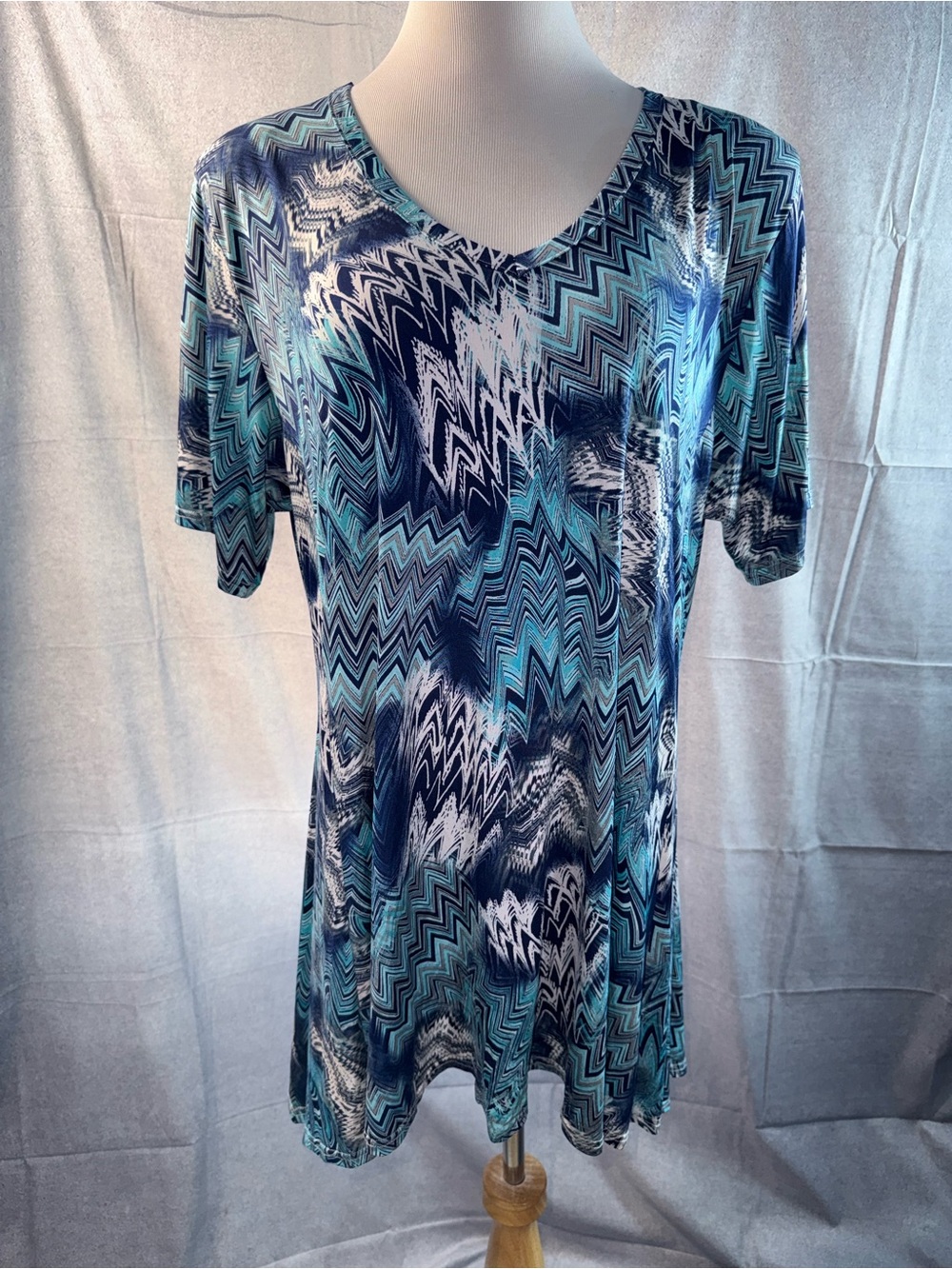 1729-Magna Blue Wave-Print V-Neck Short Sleeve Tunic